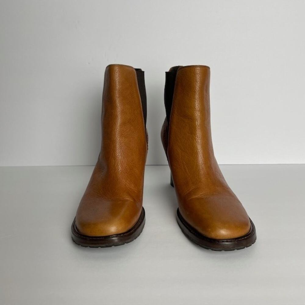 Cole Haan Tan Leather Heeled Chelsea Boots 7.5B Urban City Chic Italy Brazil